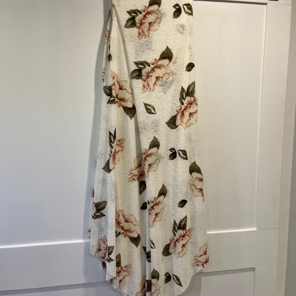 NWT Cream Floral Print Dress - Picture 2 of 4